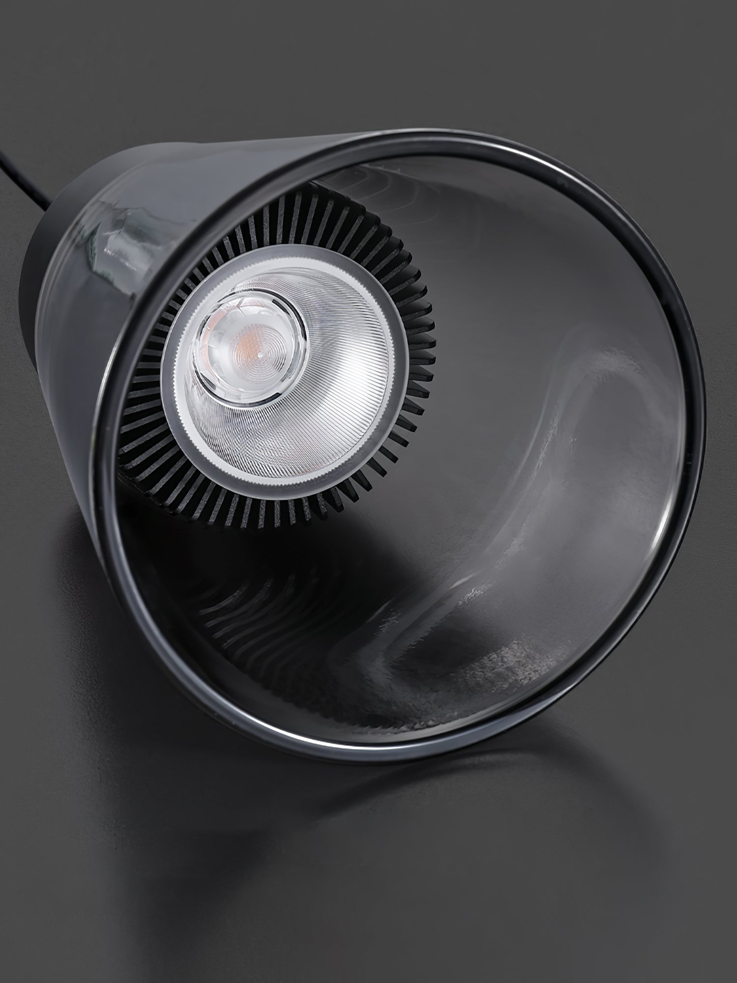 Suspension design GRAXO en verre – luminaire design salon – Klaross