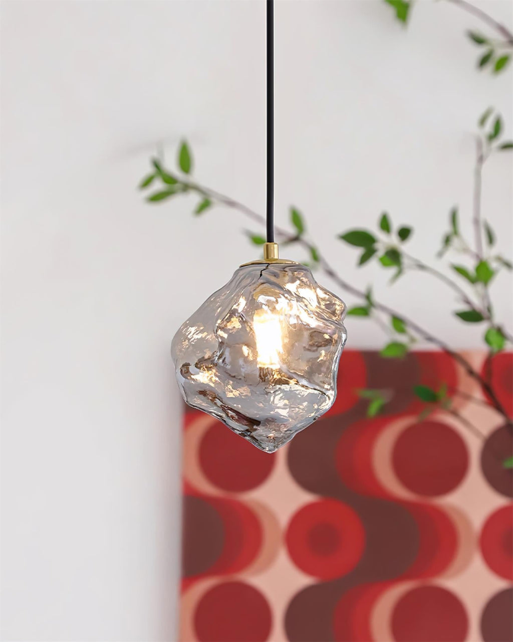 Suspension Diamanta mise en situation en verre ambré – Klaross