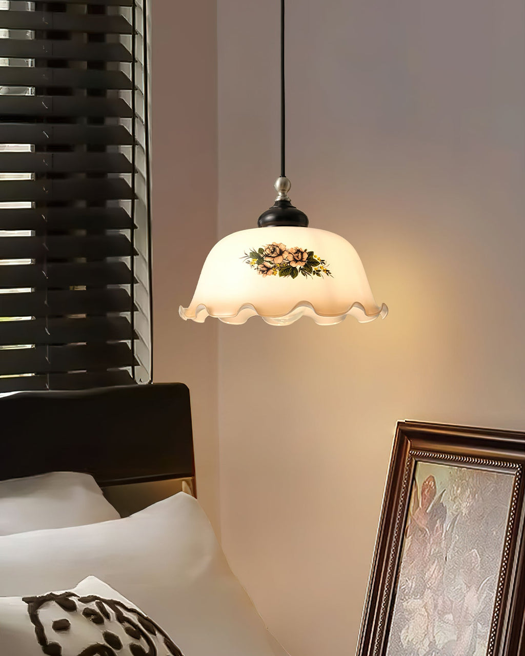 Suspension en verre dépoli Estelle en ambiance, éclairage salon – Klaross