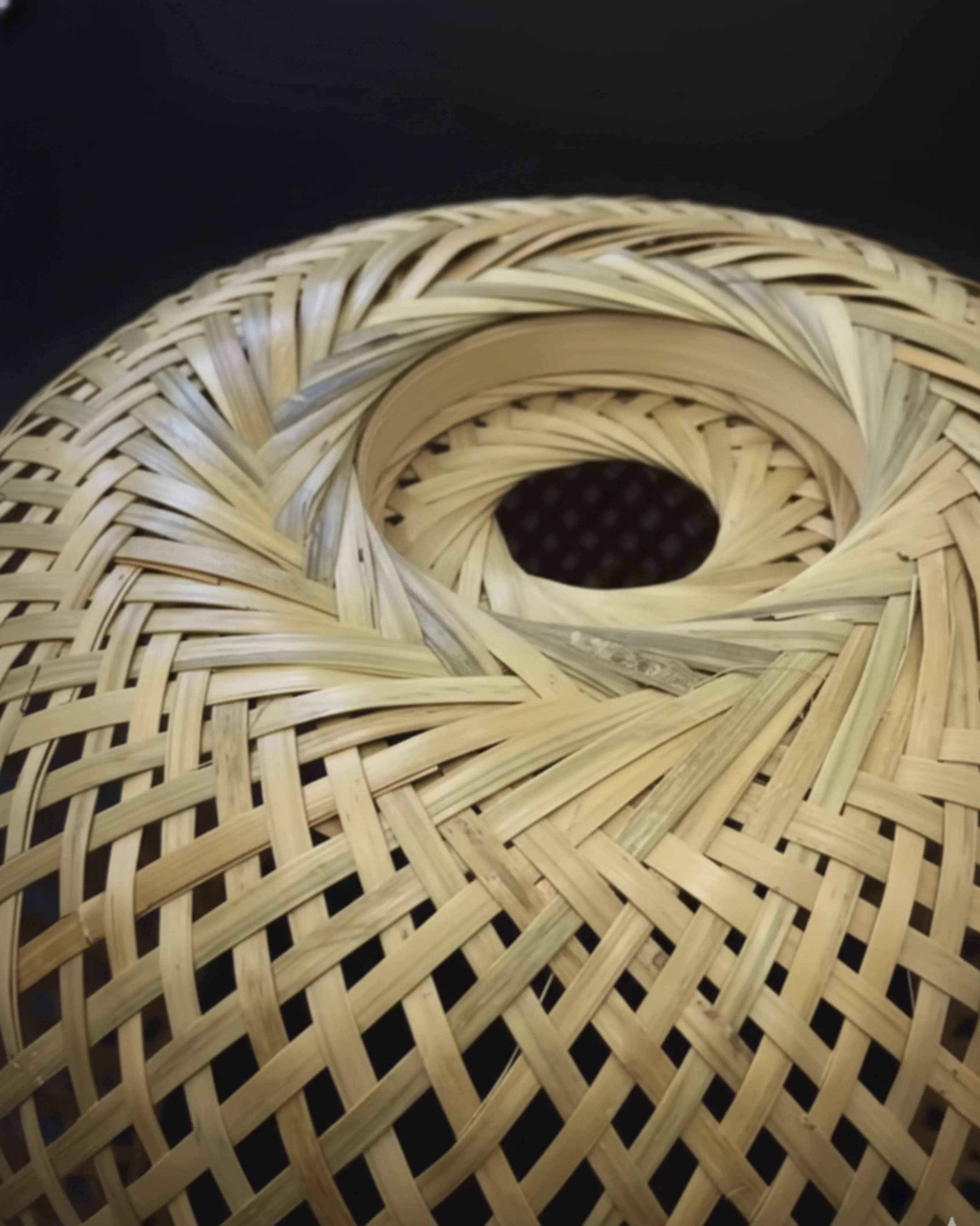 Lustre en osier et rotin détails du produits 