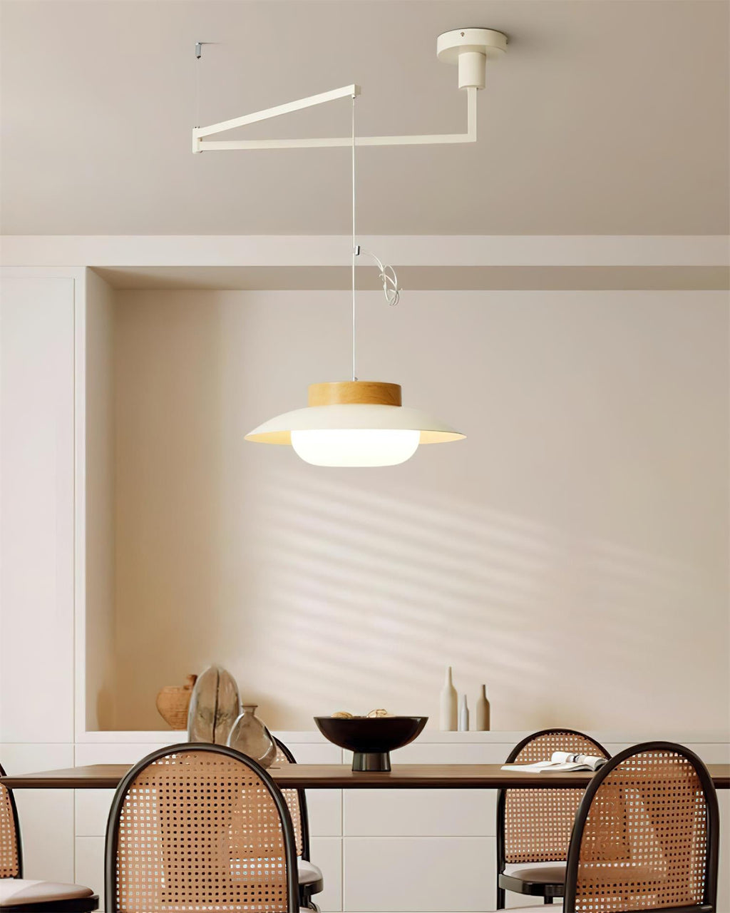 Suspension Hortense vue détail finition en verre opalin – Klaross