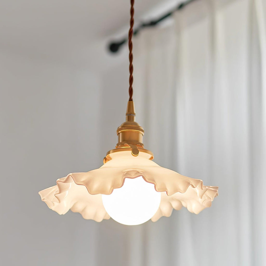 Suspension en verre Filigrane vue détail finition, lampe suspendue design – Klaross