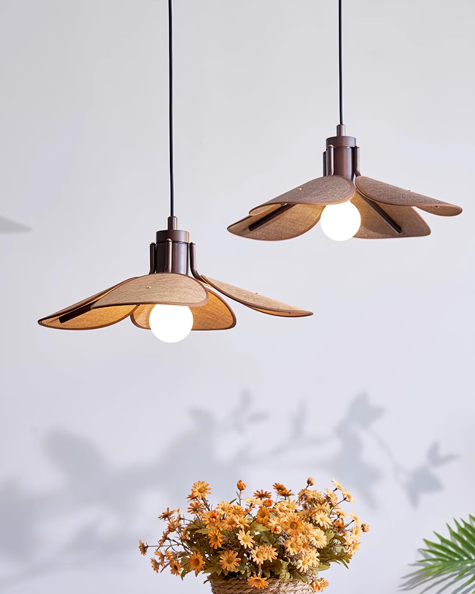 Suspension CALIRA rotin vue de profil – Klaross