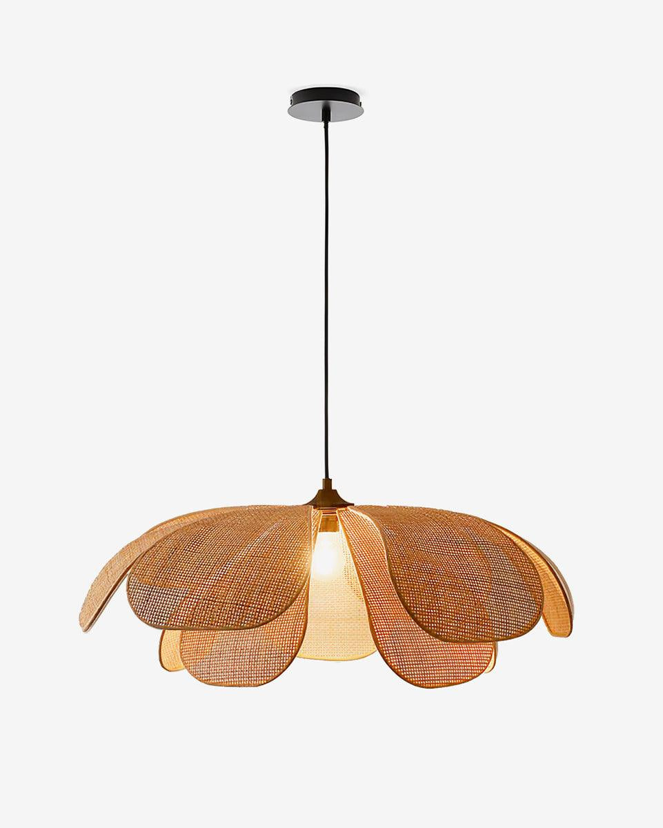 Suspension PELORA rotin pétale – luminaire design salon – Klaross