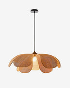 Suspension PELORA rotin pétale – luminaire design salon – Klaross