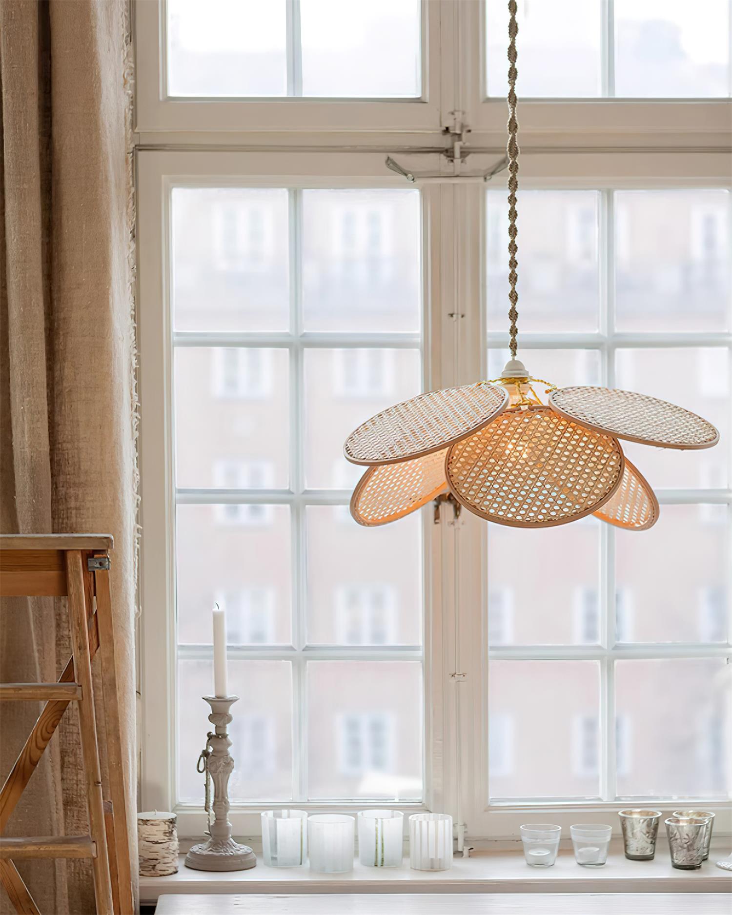 Suspension PETALA rotin éclairage naturel – Klaross