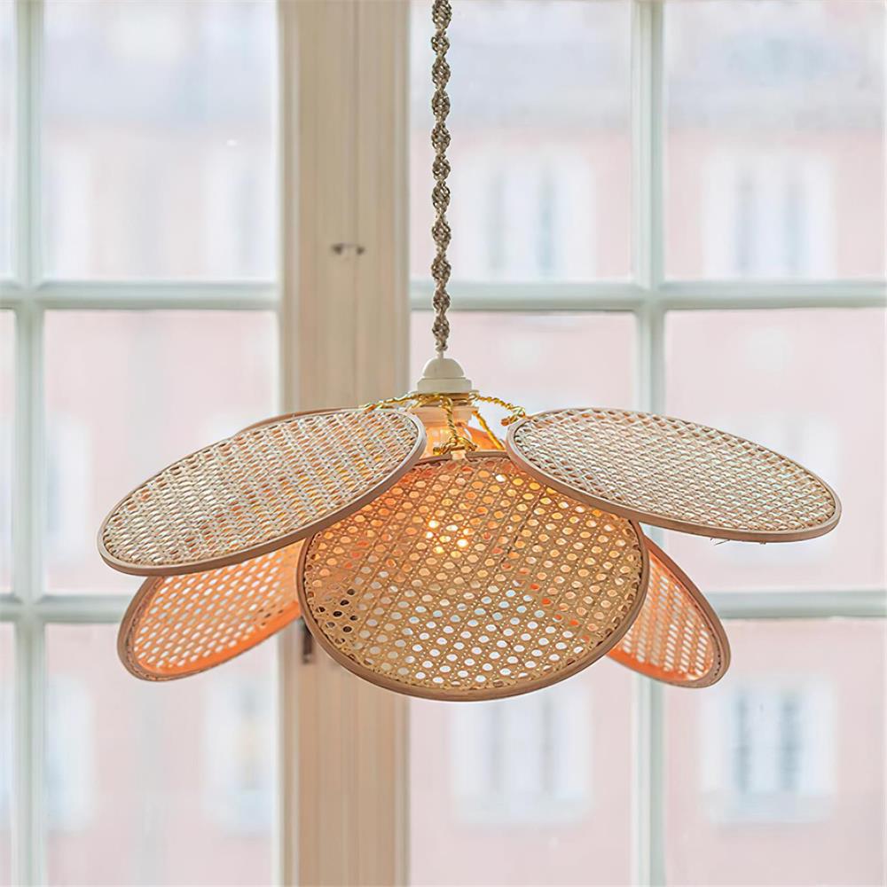 Suspension PETALA rotin détail texture – Klaross