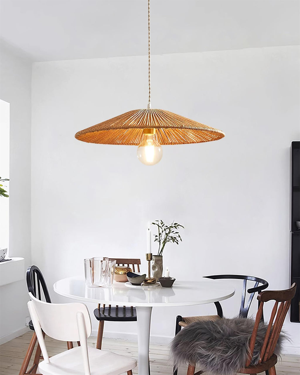Suspension SOLIRA rotin vue ambiance salon – Klaross