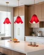 Suspension Astrée en ambiance intérieure en verre ambré – Klaross