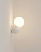 Applique murale métallique Cream Black avec boule lumineuse, hauteur 20 cm.
