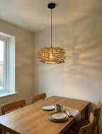 Luminaire suspendu élégant pour illuminer un intérieur moderne — Klaross.