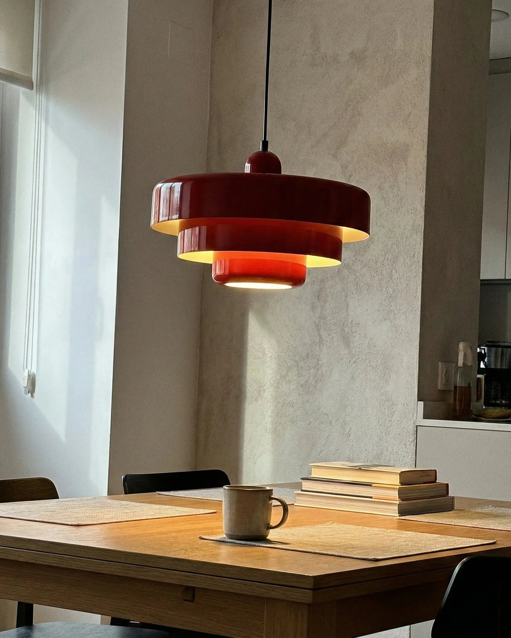 Applique murale offrant une lumière douce pour un intérieur moderne — Klaross.