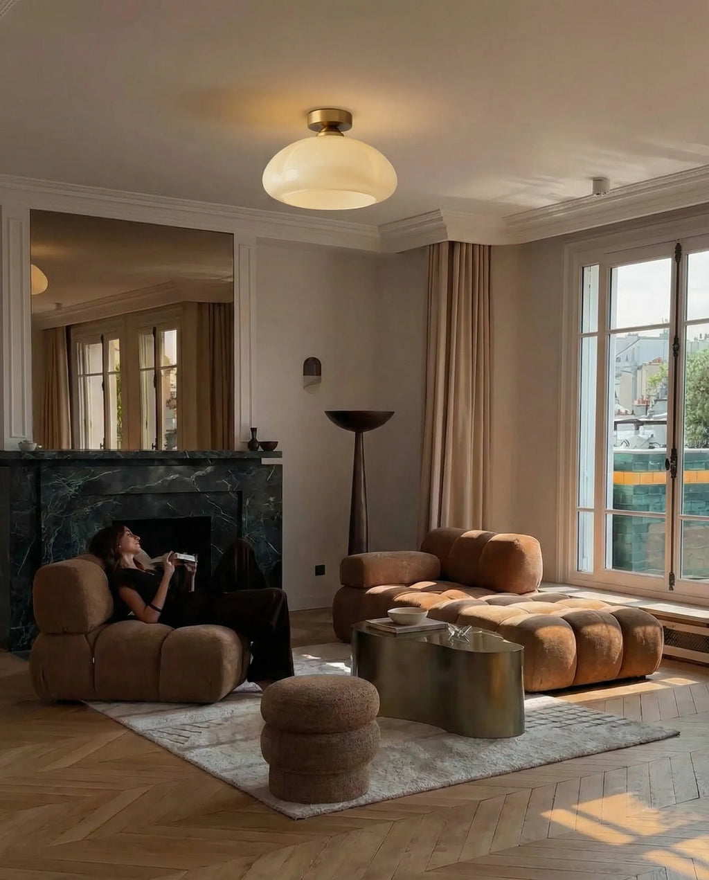 Lustre design moderne idéal pour décorer et éclairer un salon — Klaross.