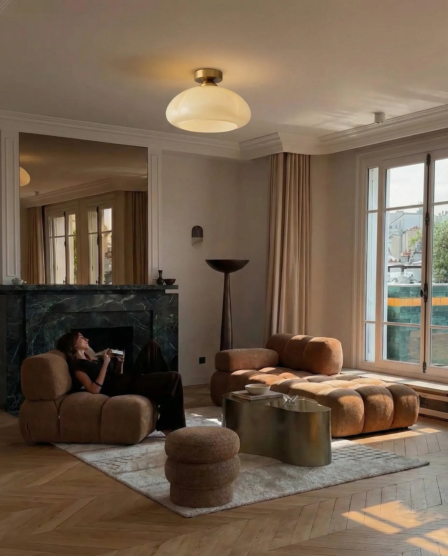 Lustre design moderne idéal pour décorer et éclairer un salon — Klaross.