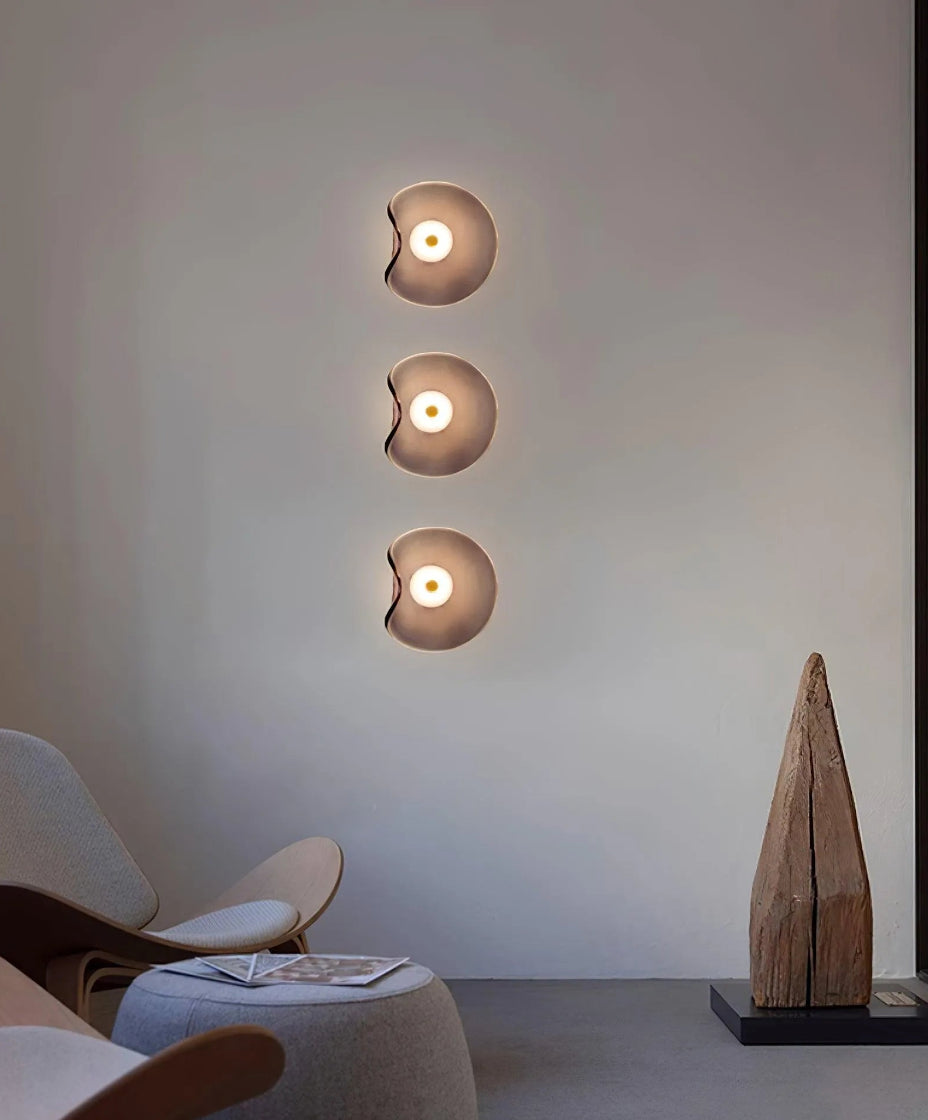 Lampe plafond en verre pour ambiance déco salon.