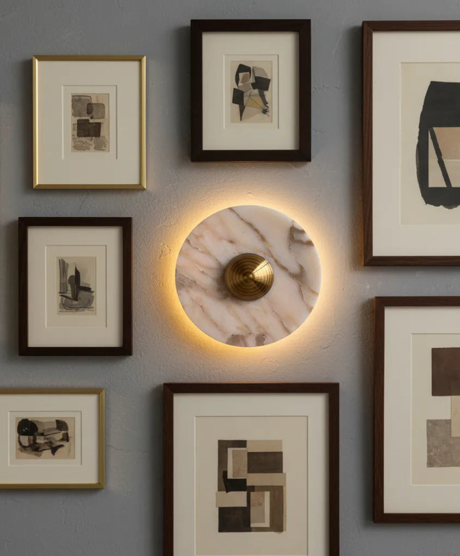 Lampe plafond en verre pour éclairage contemporain salon.