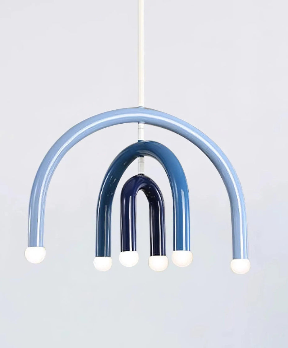 Lampe suspendue en verre design pour espace de vie moderne.