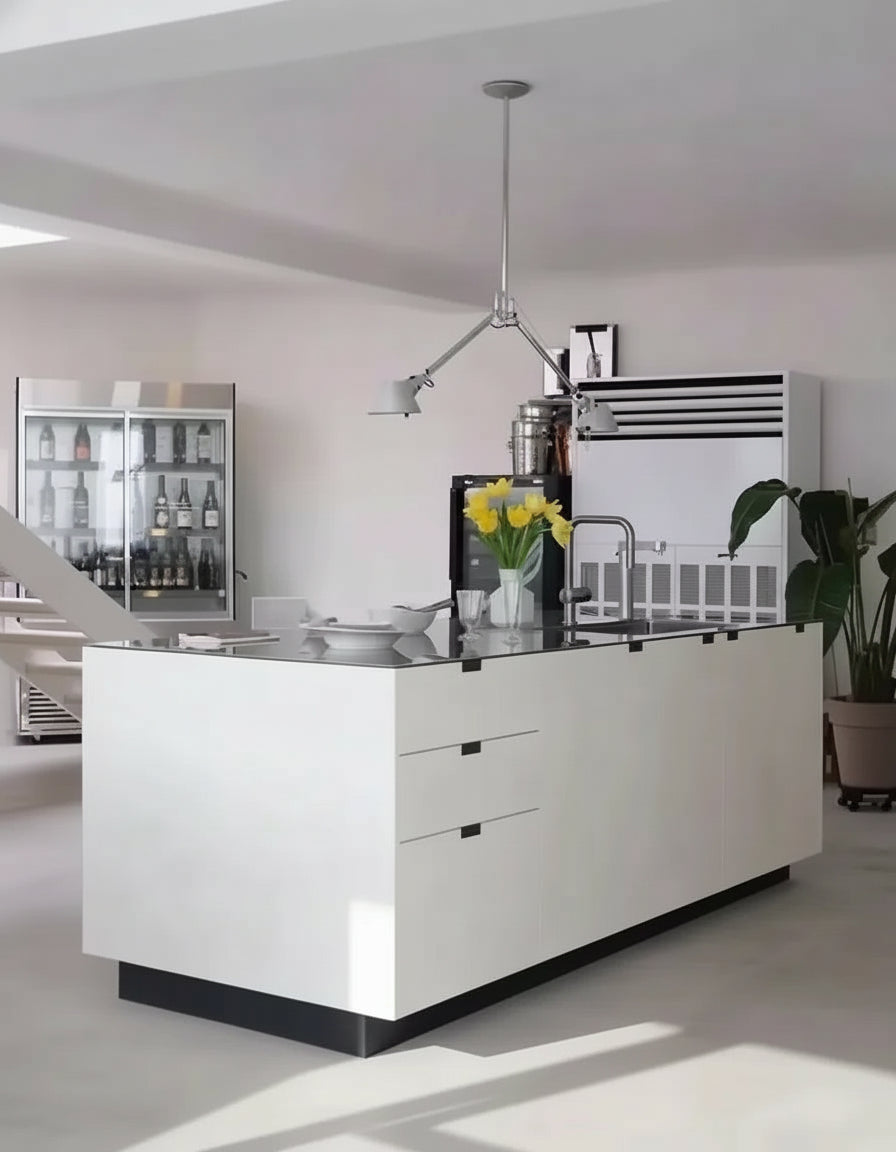 Lampe suspension robot italienne design, bras long télescopique réglable parfait pour intérieur moderne.