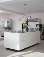 Lampe suspension robot italienne design, bras long télescopique réglable parfait pour intérieur moderne.