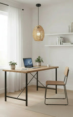 Luminaire suspension bohème en rotin beige, forme ovale, idéal pour l'éclairage d'un bar, restaurant ou hall d'hôtel.