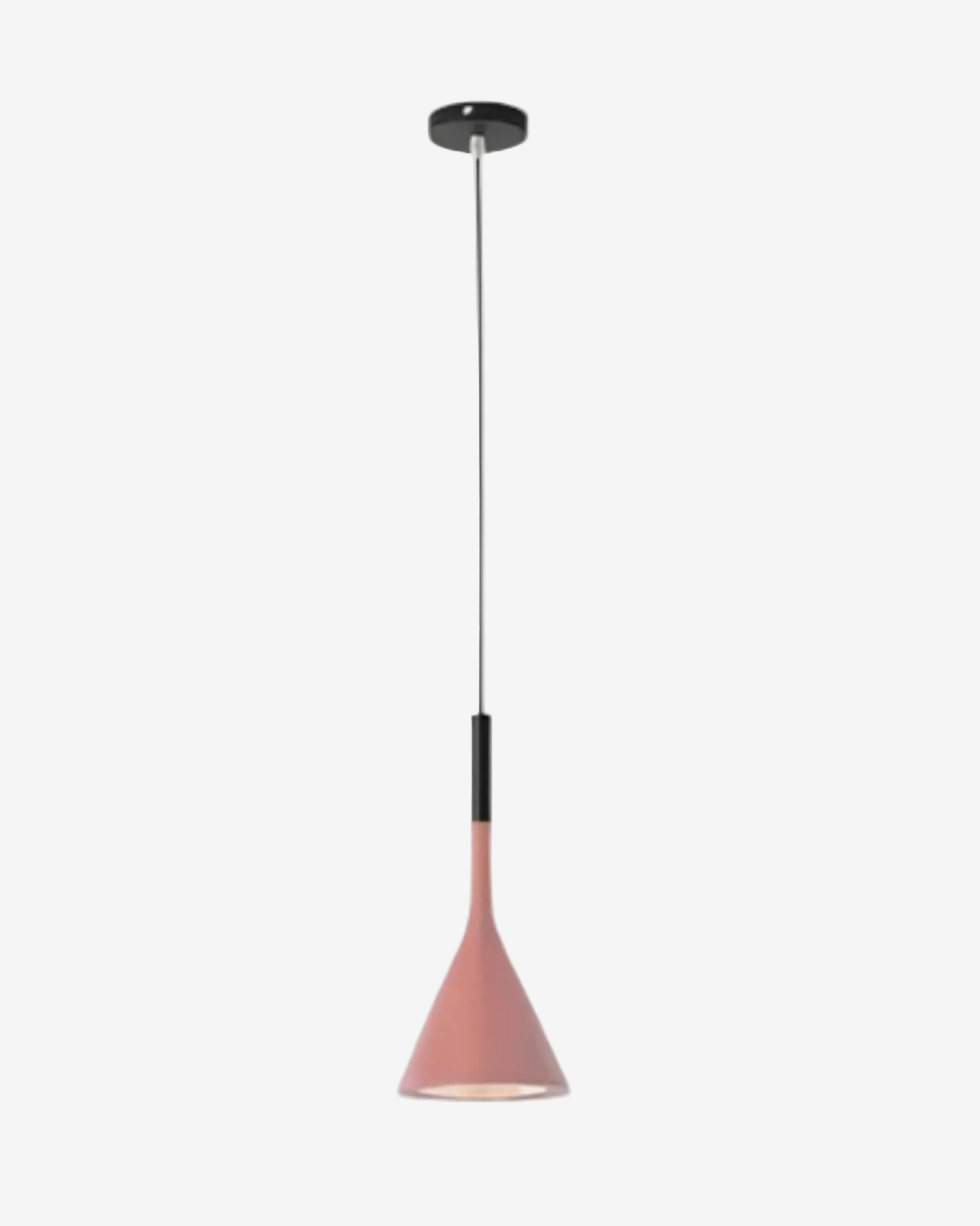Luminaire conique au design nordique offrant un éclairage moderne pour sublimer un salon