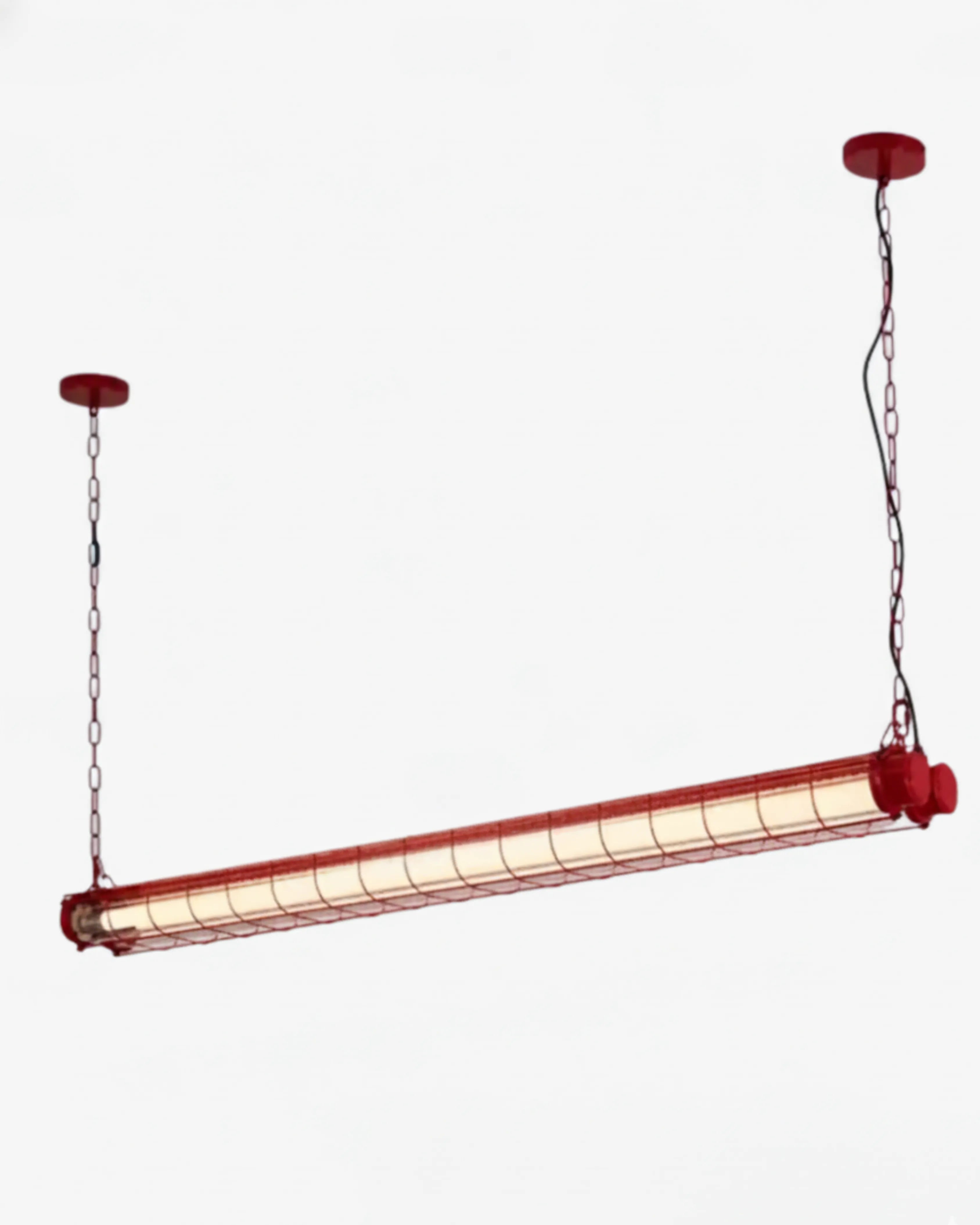 Luminaire long LED industriel en métal noir avec chaîne réglable.