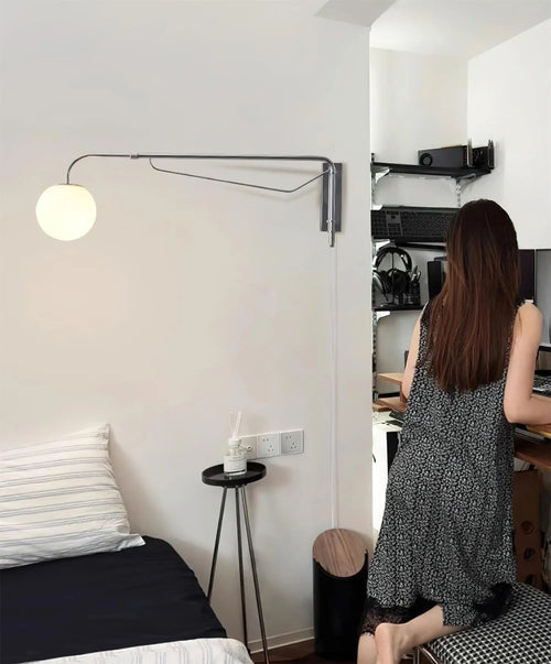 Luminaire plafond en verre pour éclairage naturel et déco maison.