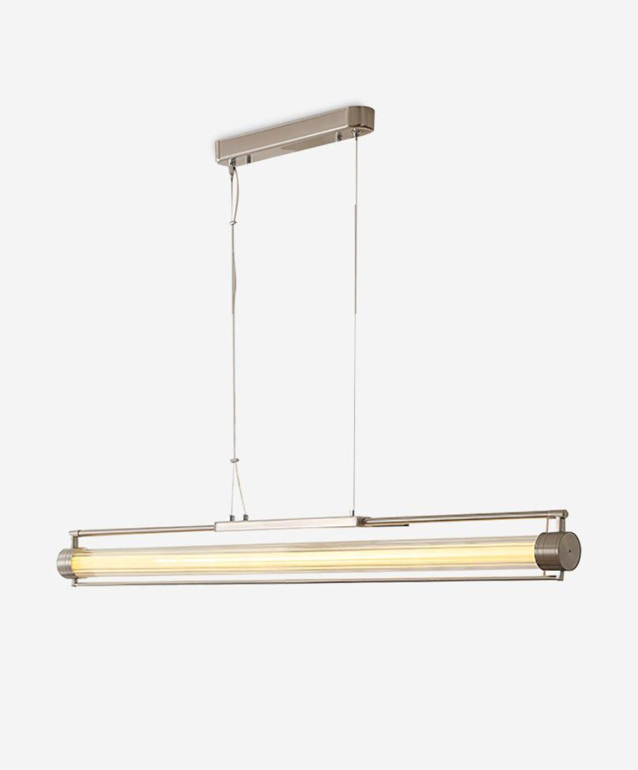 Luminaire plafond en verre soufflé pour éclairage contemporain dans un intérieur moderne.
