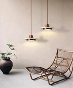 Luminaire en verre design style lustre moderne pour une décoration élégante.