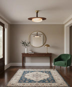 Luminaire en verre design en suspension pour maison moderne.
