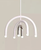 Luminaire en verre élégant style lustre design pour intérieur moderne.