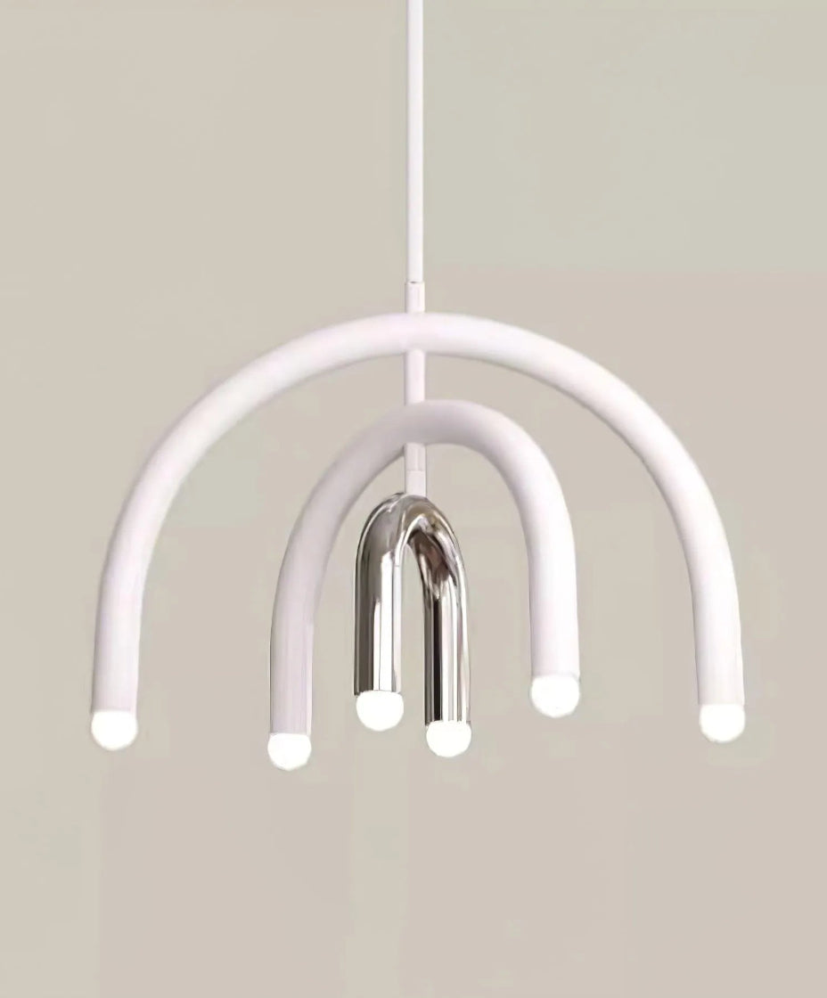 Luminaire en verre élégant style lustre design pour intérieur moderne.