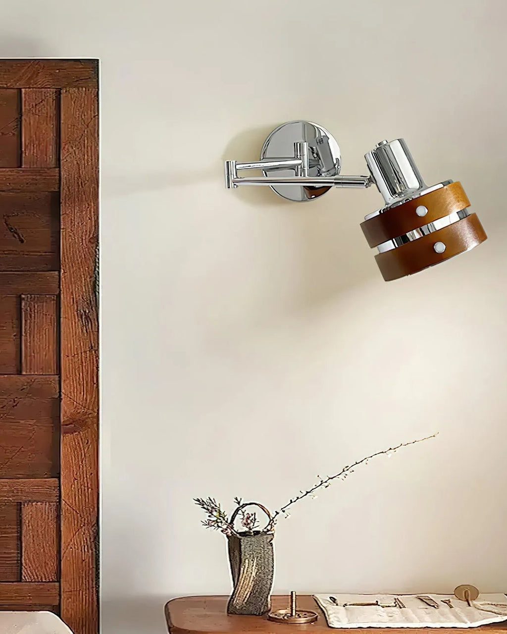 Luminaire en verre sculptural pour plafond avec éclairage artistique contemporain.