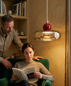 Luminaire en verre artistique pour déco moderne.