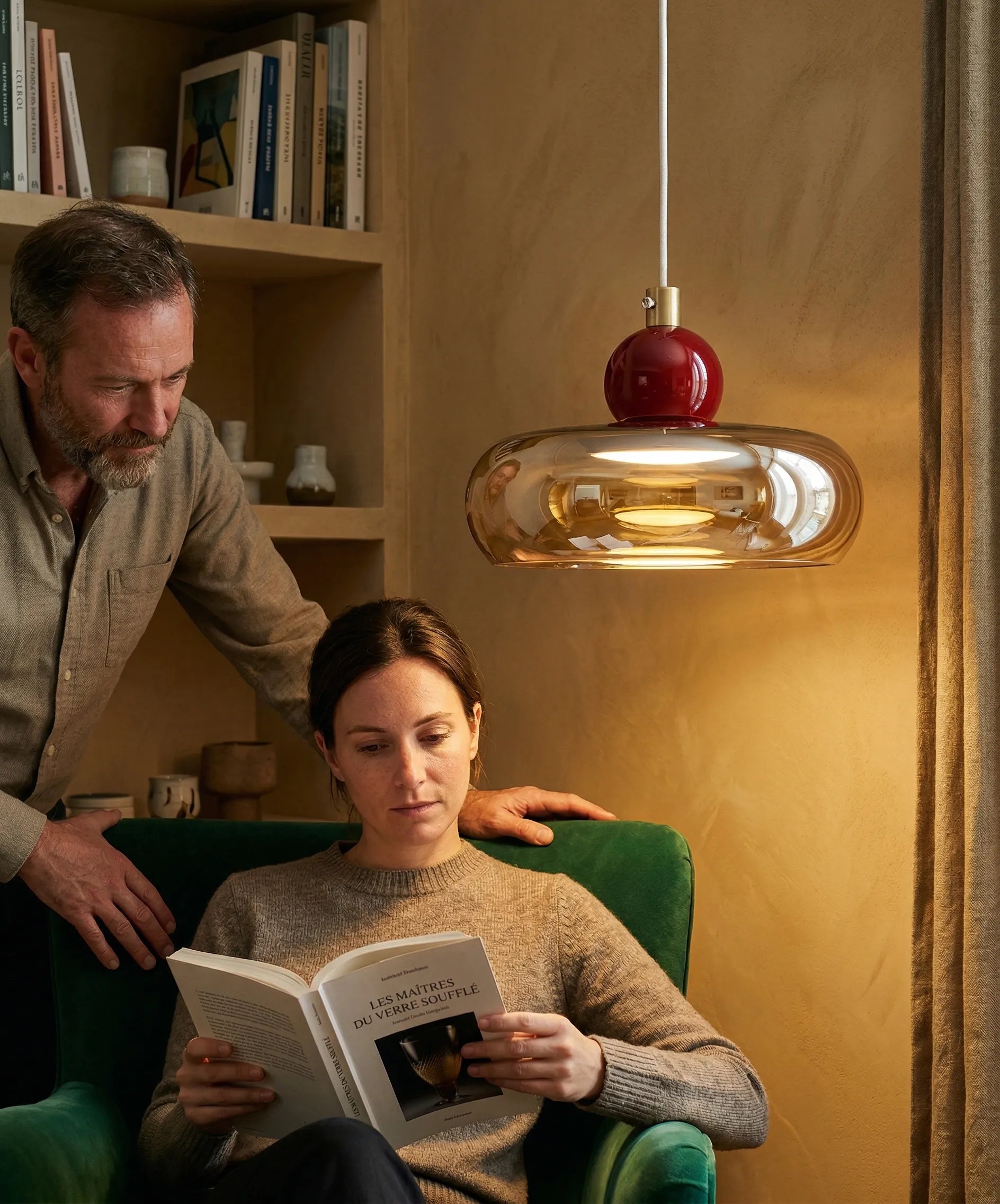 Luminaire en verre artistique pour déco moderne.