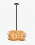 Lustre en rotin artisanal, suspension naturelle style bohème pour éclairage décoratif intérieur.