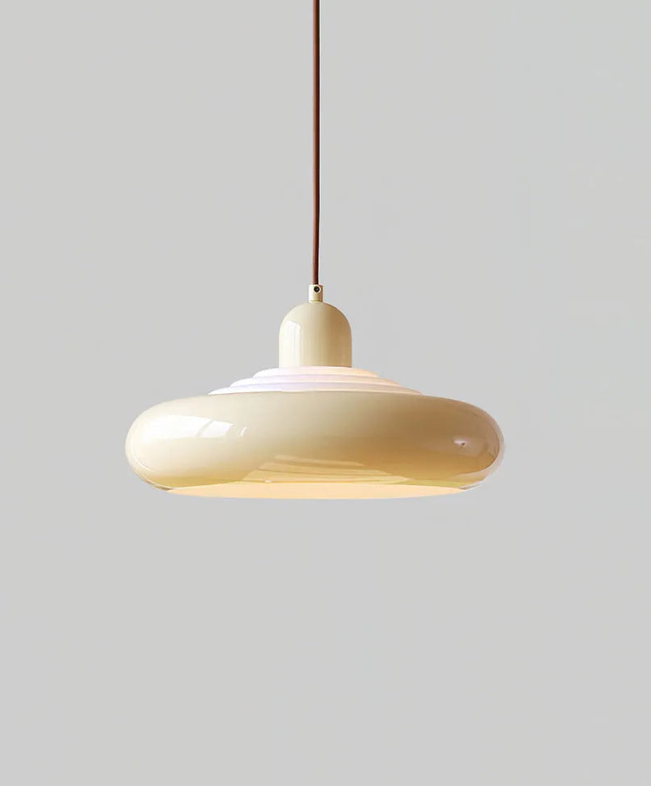 Lustre en verre contemporain pour éclairage design intérieur.