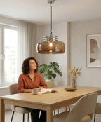 Lustre en verre décoratif pour éclairage design du salon ou chambre.