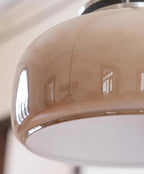 Lustre en verre pour éclairage contemporain dans salon ou maison.