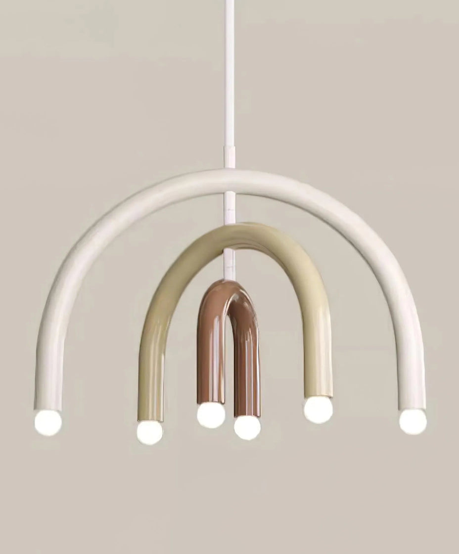 Lustre en verre pour éclairage contemporain dans salon ou maison.