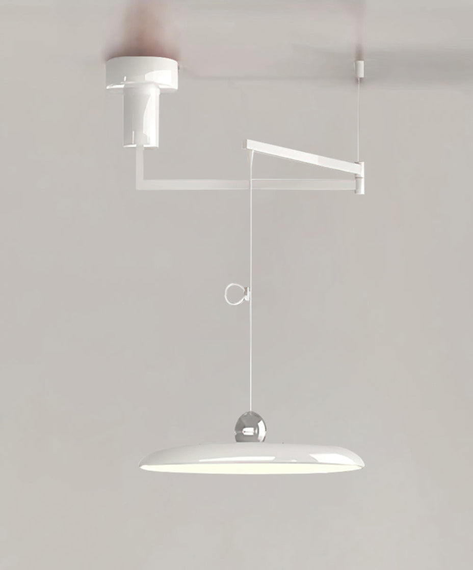 Lustre en verre épuré pour un éclairage design dans un salon moderne.