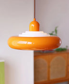 Lustre en verre lumineux design pour salon moderne.