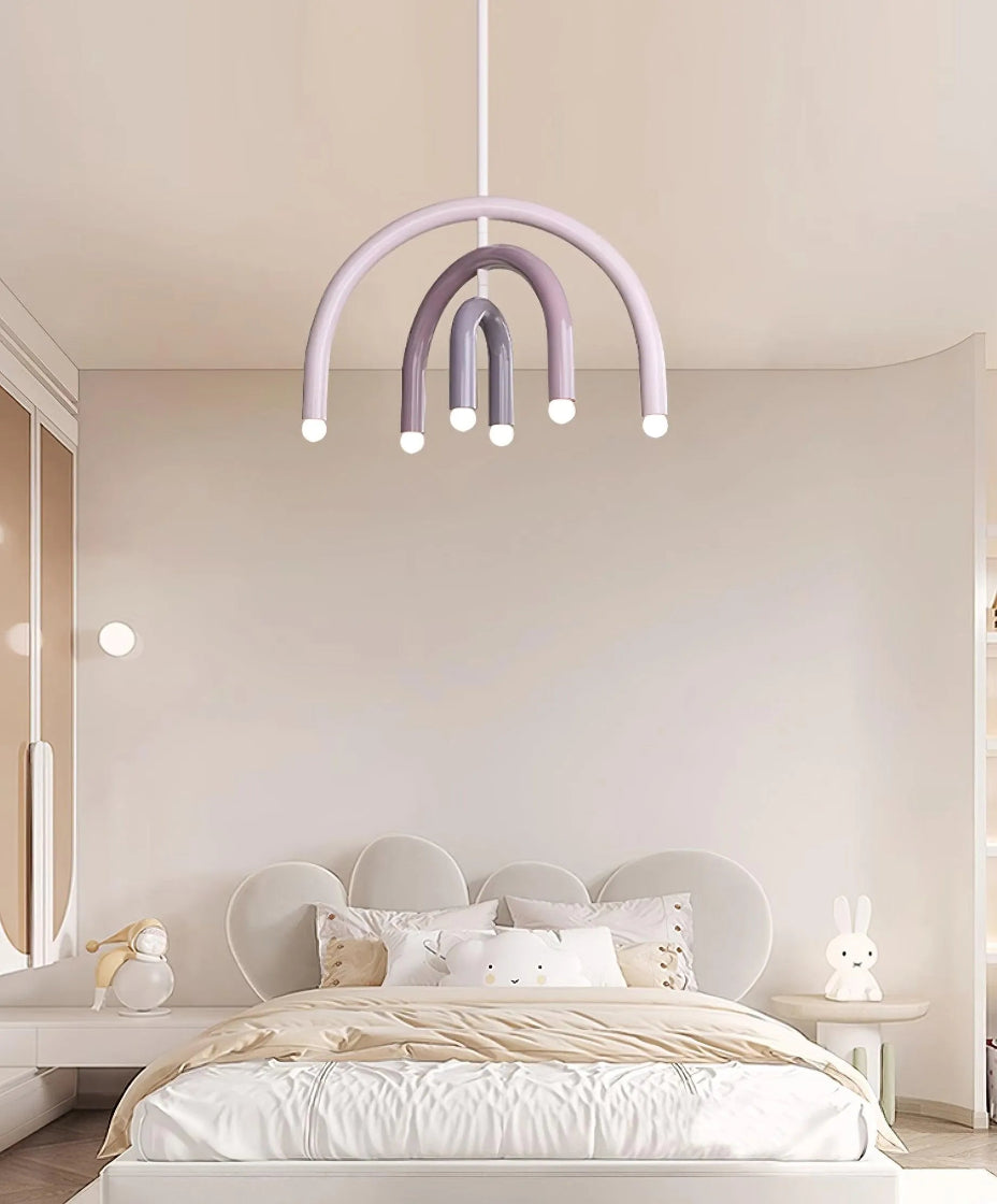 Lustre en verre minimaliste pour éclairage design intérieur.