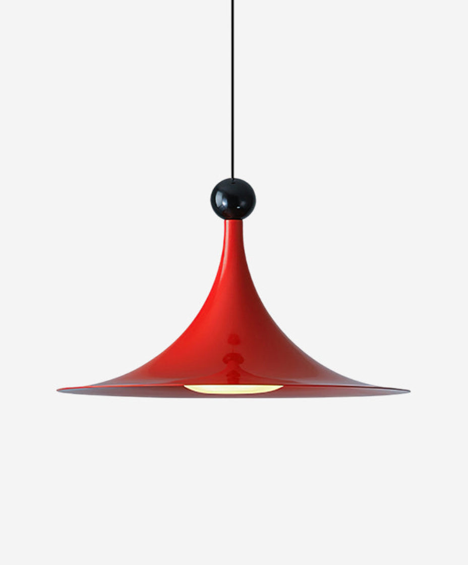 Lustre en verre moderne avec éclairage doux pour salle à manger élégante.