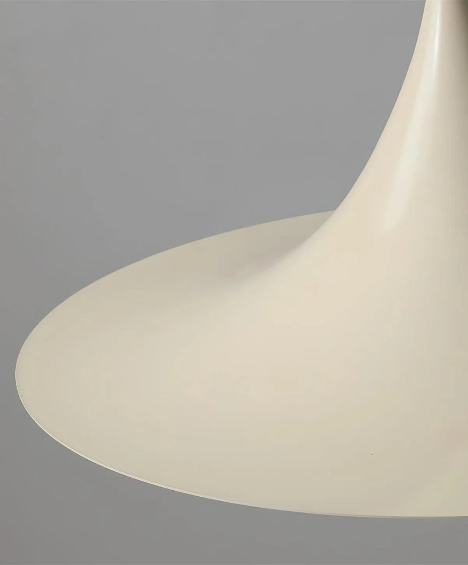 Lustre en verre moderne pour éclairage design du salon.