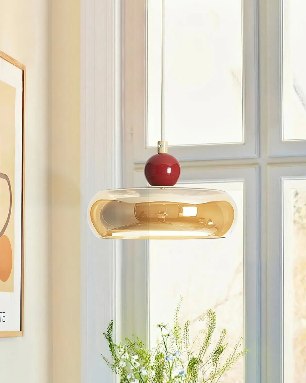 Plafonnier en verre créatif pour intérieur lumineux.