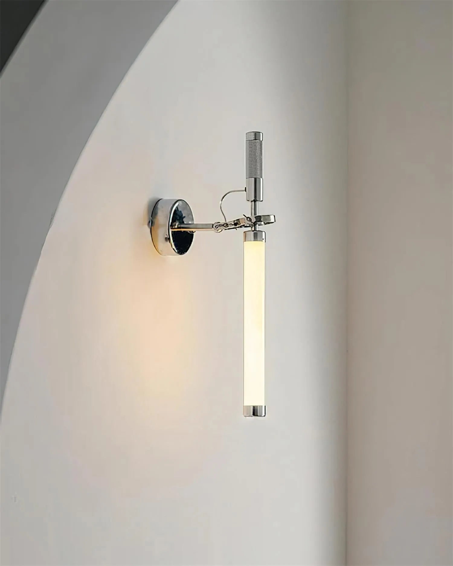 Plafonnier en verre vivant pour ambiance lumineuse.