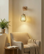 Suspension abat-jour en bambou au design naturel et ajouré, éclairage d'ambiance pour chambre ou bureau.