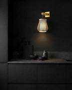 Suspension bambou avec intérieur en tissu bleu, fixation applique murale, parfaite pour chambre d'hôtel ou chevet LED.