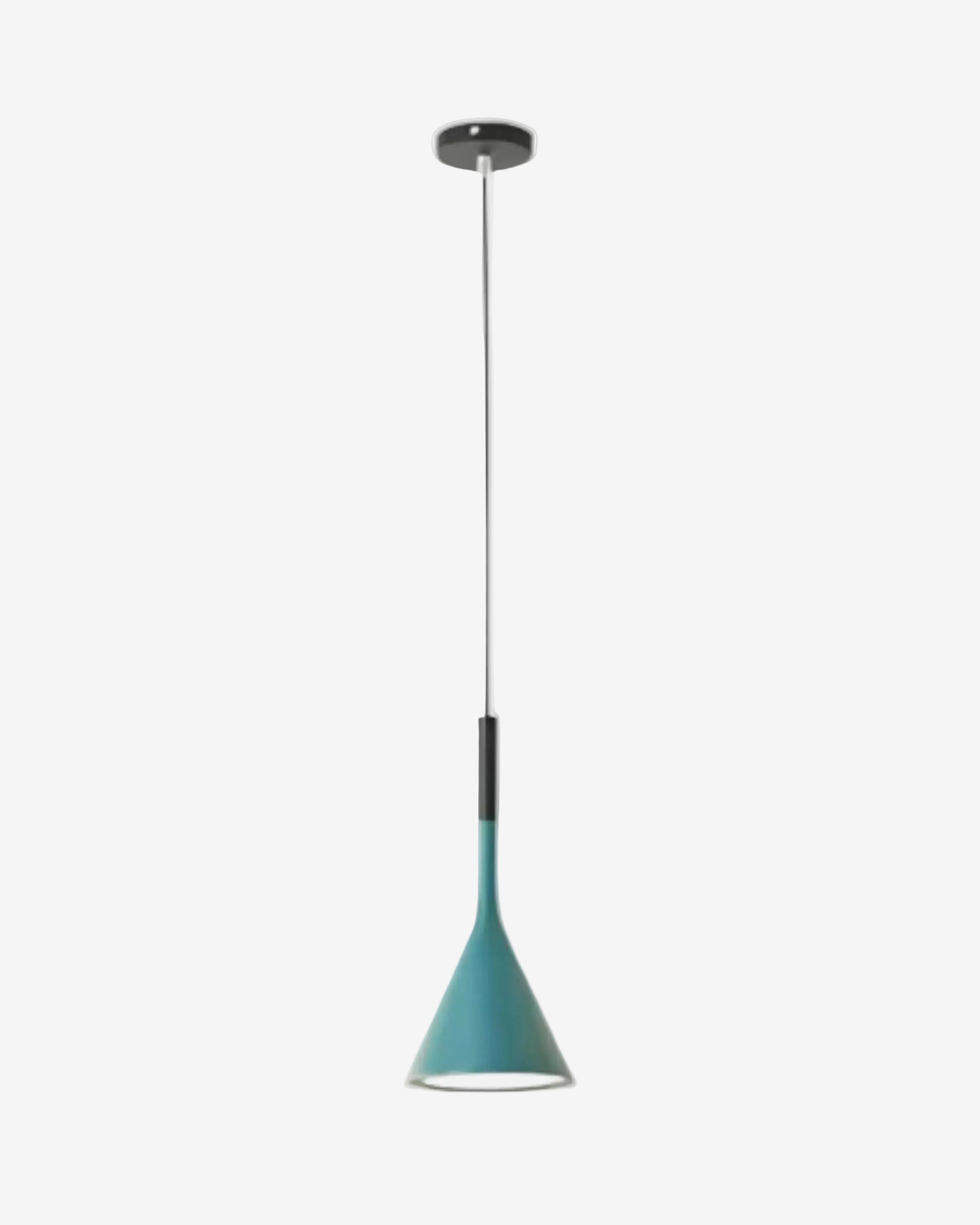 Suspension nordique minimaliste en métal mat apportant une touche tendance à votre décoration intérieure